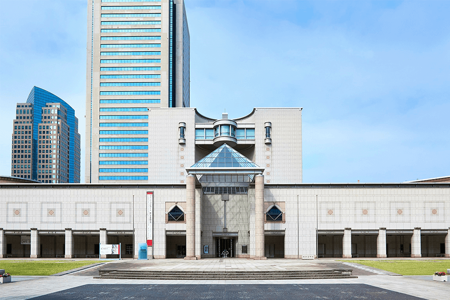 横浜美術館